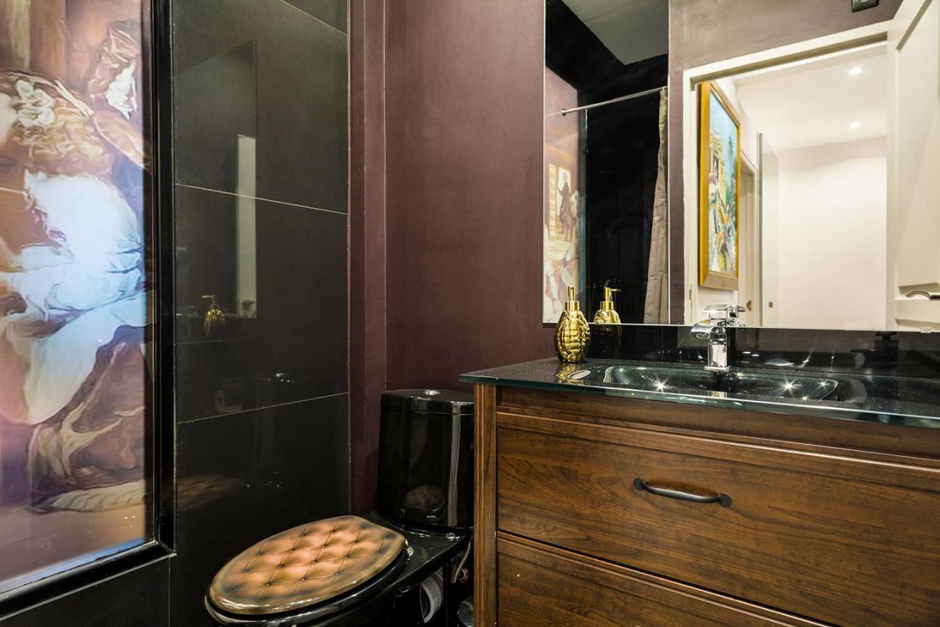 Luxury Two Bedrooms Appartement *